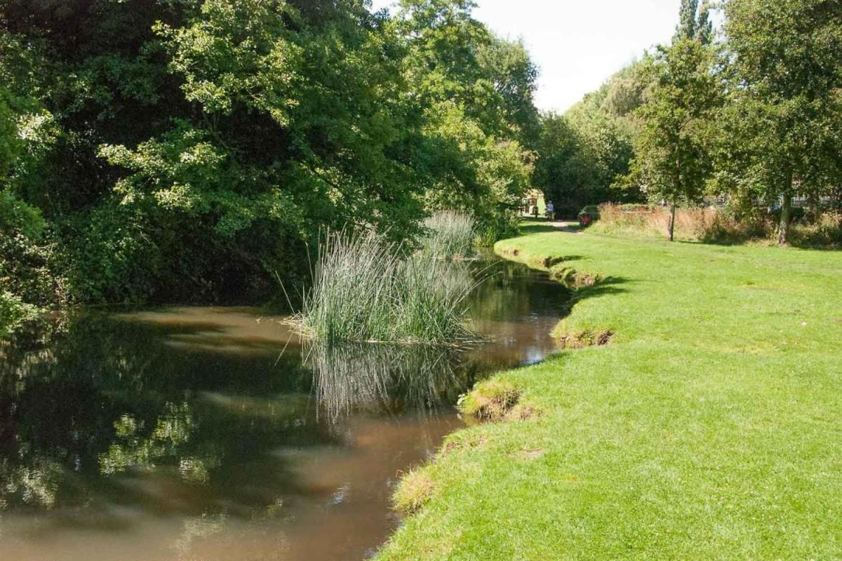 Meddlars A Historic Cottage On The Countryside Edge Of A Vibrant Market Town Hadleigh  외부 사진