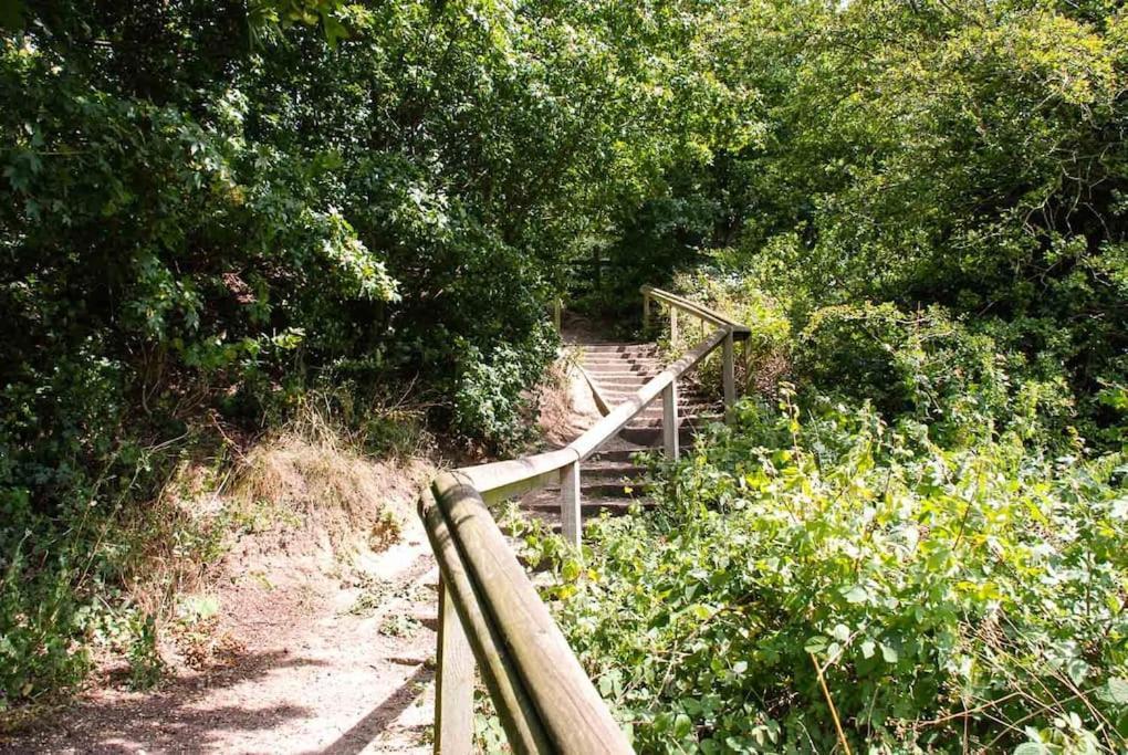 Meddlars A Historic Cottage On The Countryside Edge Of A Vibrant Market Town Hadleigh  외부 사진